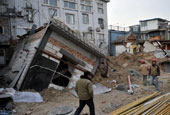 北京德内大街塌陷现场 深坑已填平