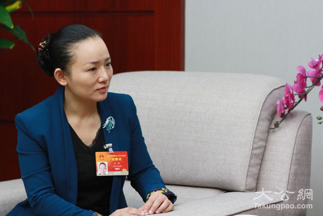 3月7日，全国人大代表、湖南省文化厅厅长李晖接受大公网专访。大公网 张文杰摄