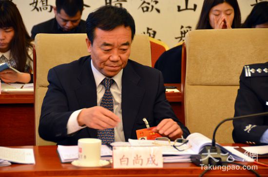 全国人大代表,吴忠市市长白尚成