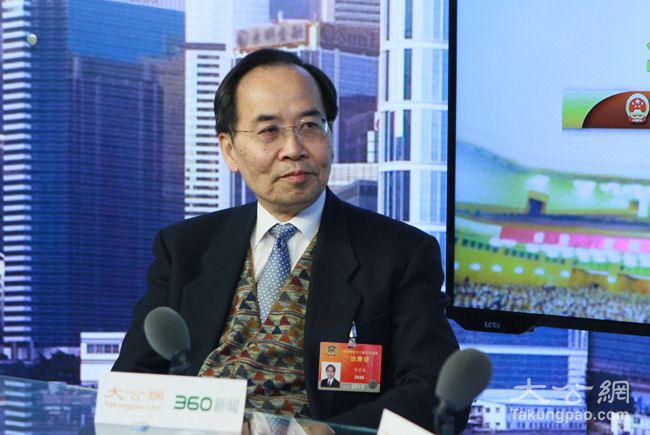 3月12日，全国政协委员、香港新标志集团董事长黄景强接受大公网专访。大公网 张文杰摄