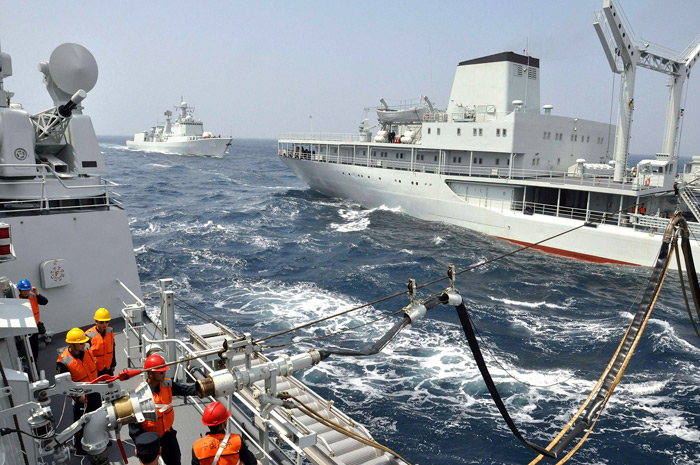 美媒：中国海军若只营救人员 将成国家疲弱象征