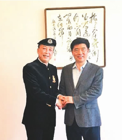 施乃康与全国政协委员,中国书法家协会副主席赵长青合影