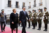智利总统用“两场检阅仪式”欢迎李克强