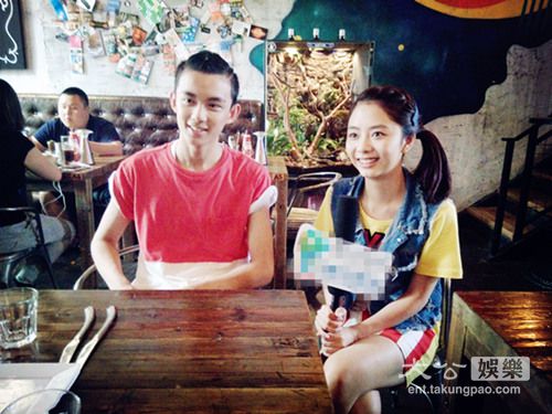 《旋风少女》探班日乐趣十足 谭松韵吴磊被奉迎风夫妇