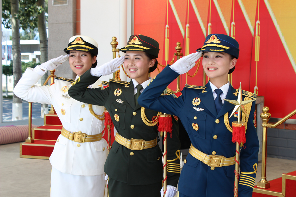 图:联合军乐团首次有女兵加入  大公报记者张宝峯摄