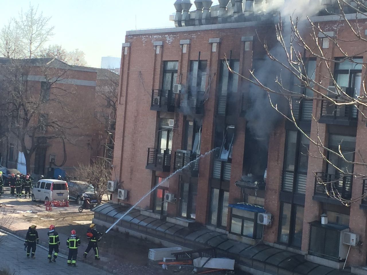 北京清华大学实验室着火 致一博士后死亡_教育频道_大公网