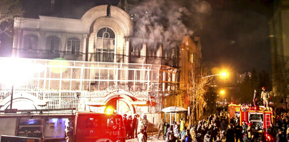 抗议处决什叶派教士 伊朗示威者怒烧沙特使馆