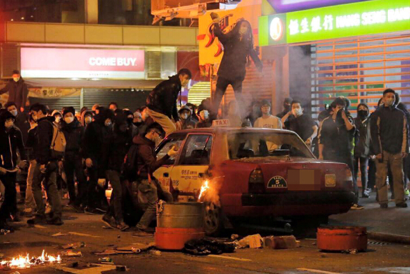 旺角暴亂當晚發生22宗縱火 暴徒焚的士險釀大爆炸