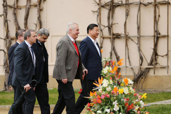 习近平同捷克总统泽曼举行会晤