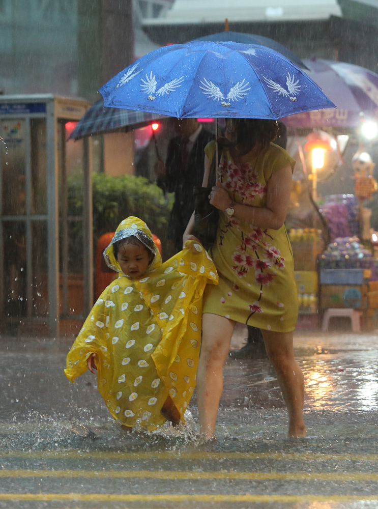 四句鍾兩紅雨停課慢半拍 家長學生凼凼轉