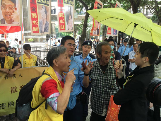 「反黑金關注組」同多團體支持張德江到訪　反對者兩度搗亂