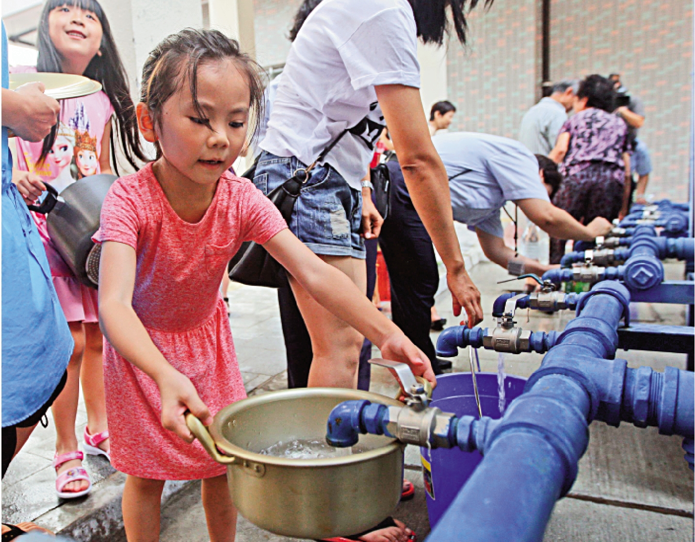 全港公屋驗水交專家組研究 明年初確立食水標準