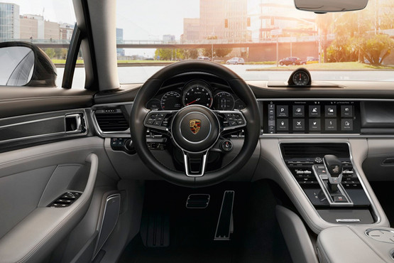 新一代保时捷panamera 数字化内饰