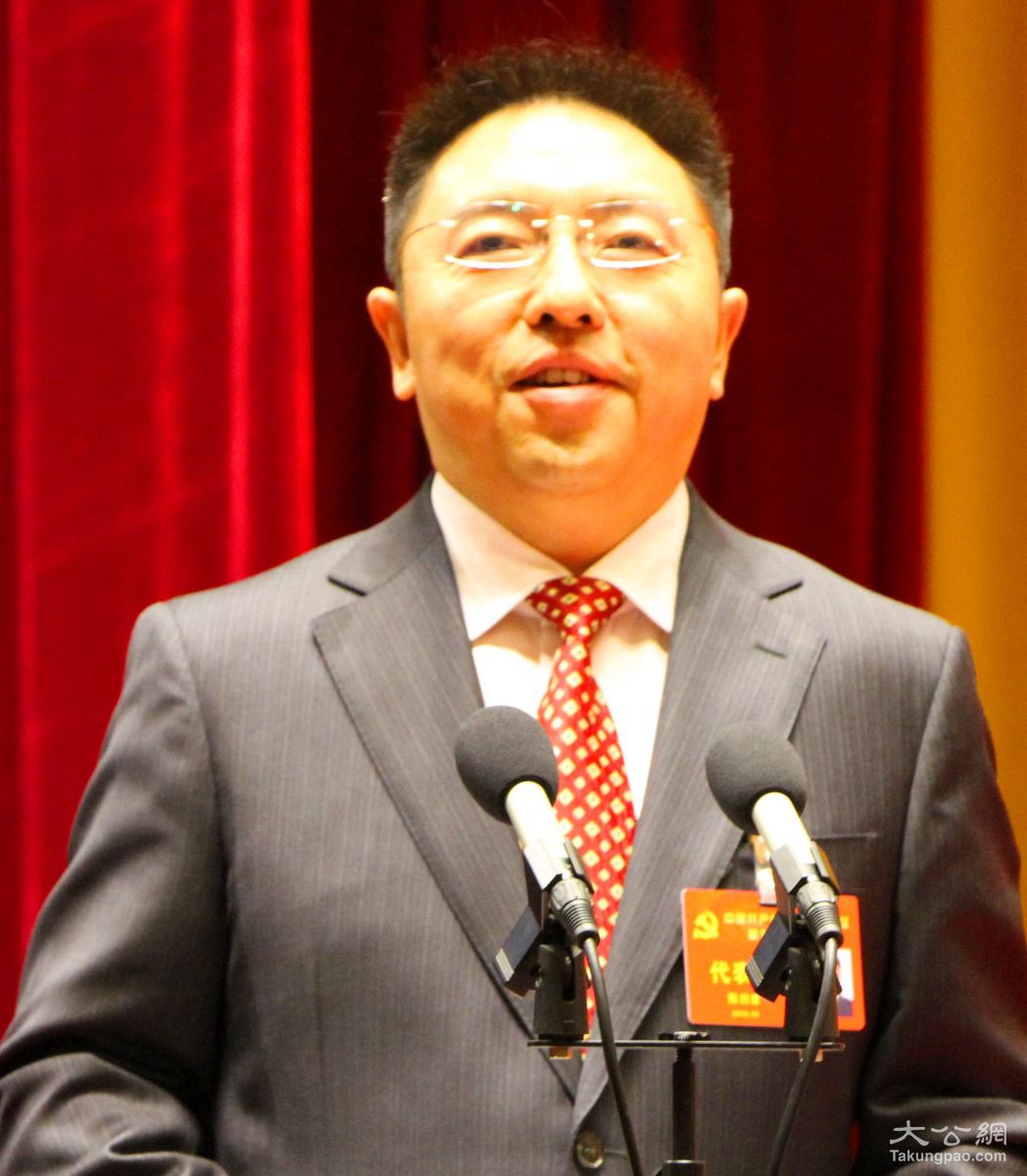 成都锦江区区委书记陈历章作报告 记者李兵 摄
