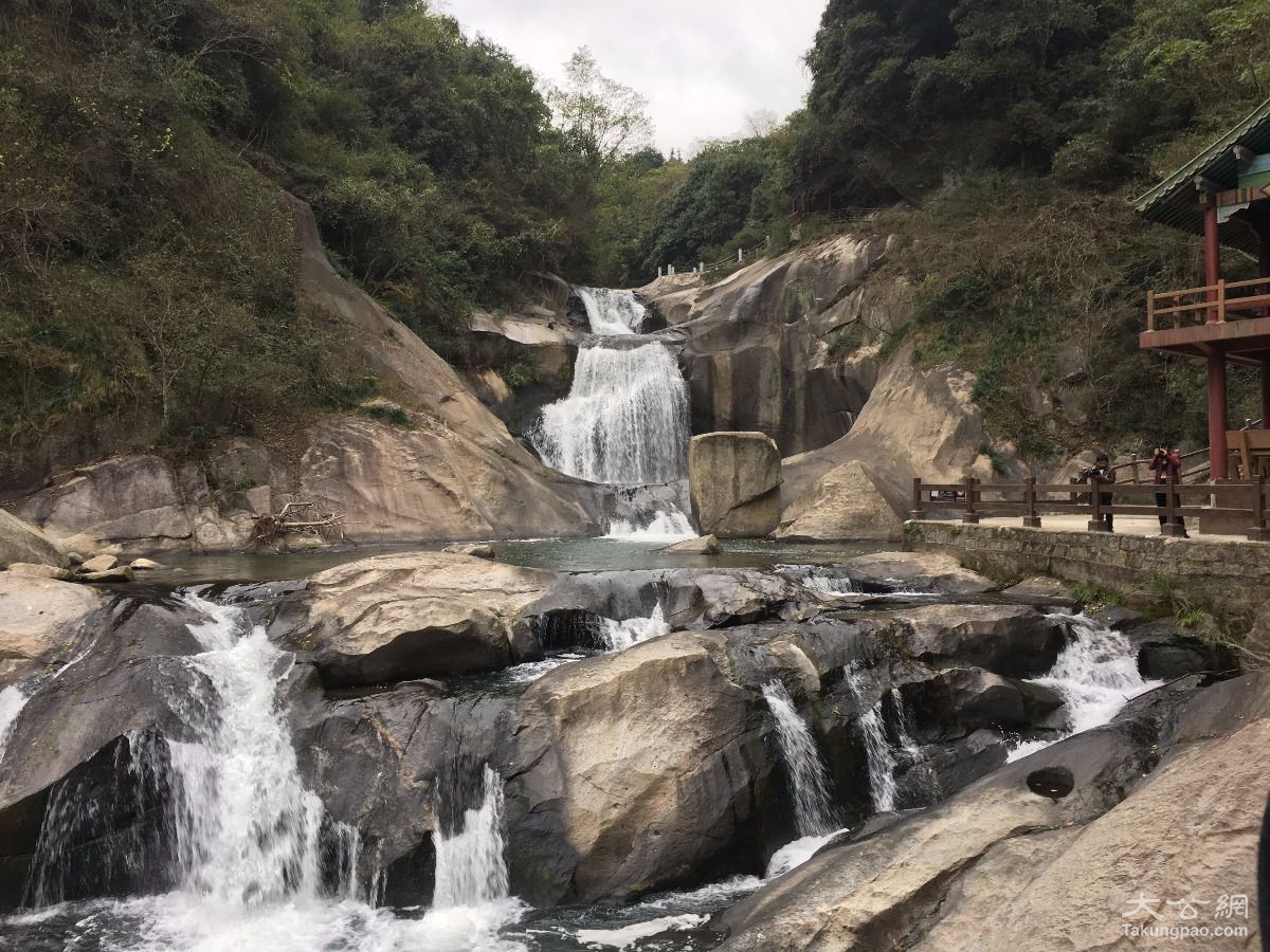 奉新县八仙飞瀑潭景区.孙琳摄.