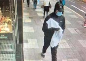 尖沙咀爆窗抢劫案 六槌爆窗七秒劫526万巨钻