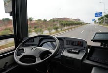 中国首款纯电动智能驾驶客车