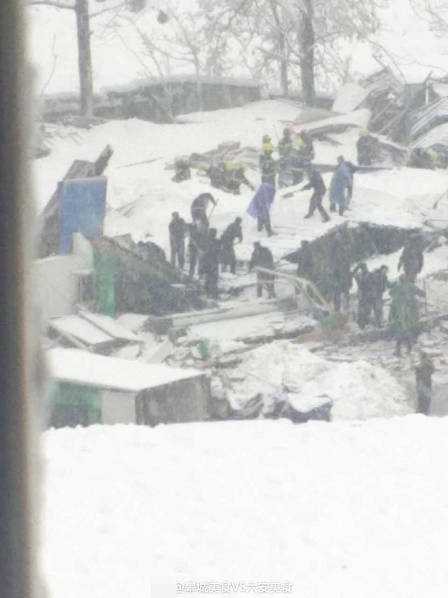 安徽一超市仓库因积雪坍塌 致3人身亡7人受伤