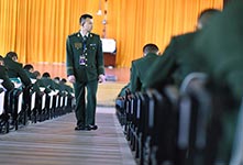 图揭“士兵高考”有多严！