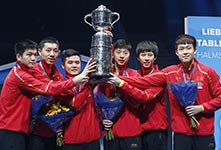 中国队连续第九次捧起斯韦思林杯