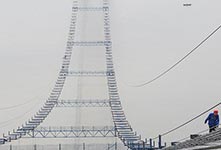 长江上空架“天梯”