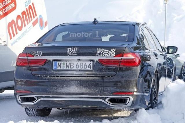 宝马全新m7谍照首曝 竞争奔驰amg s63